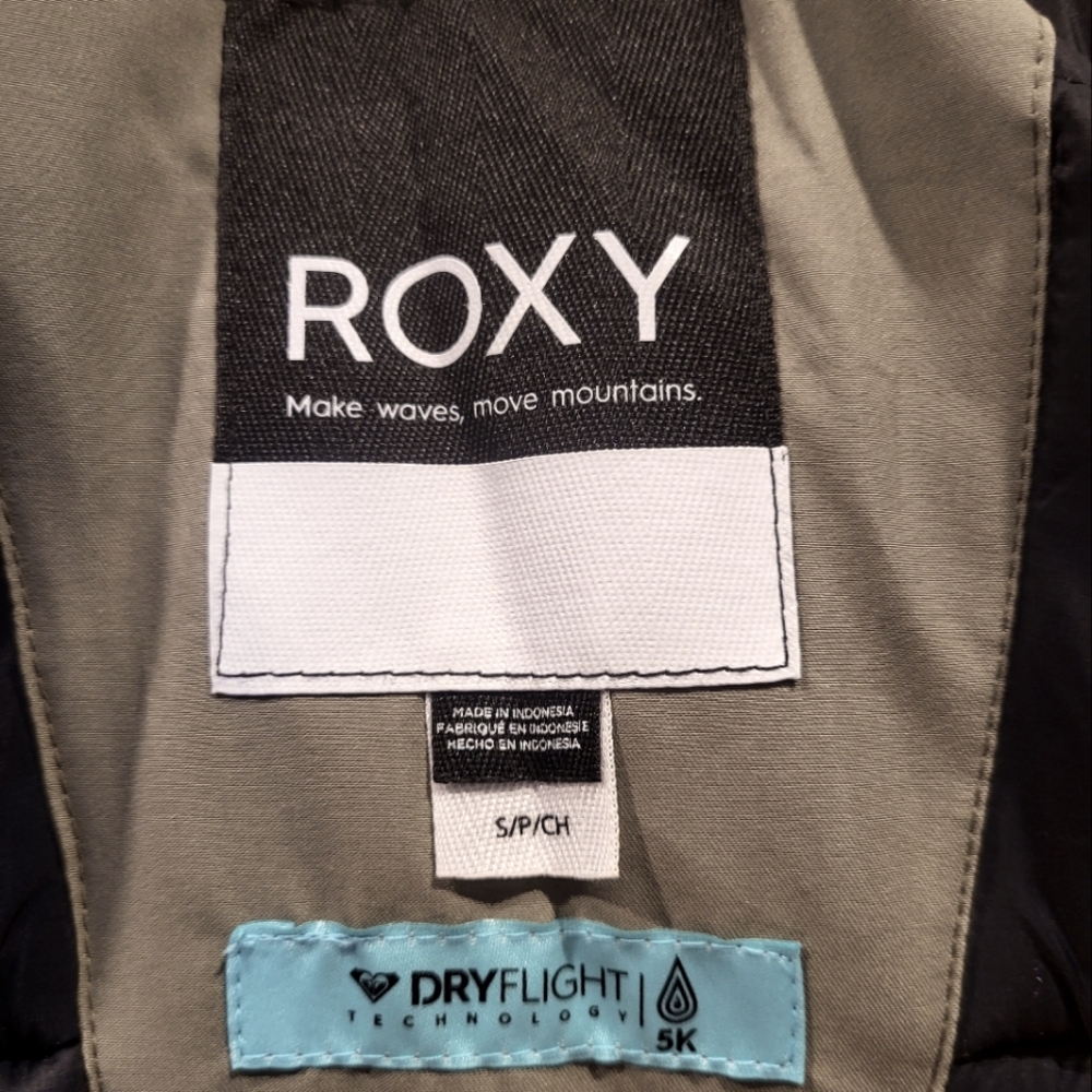 Roxy Winter Coat - image 6